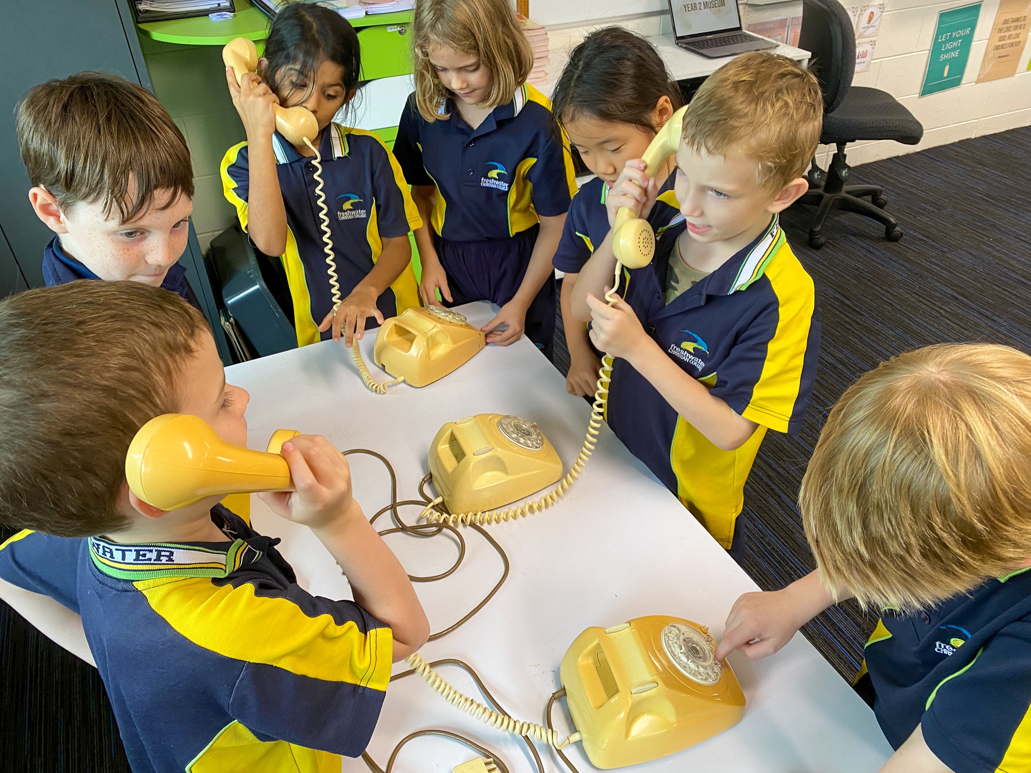 primary-school-students-explore-history-through-interactive-museum